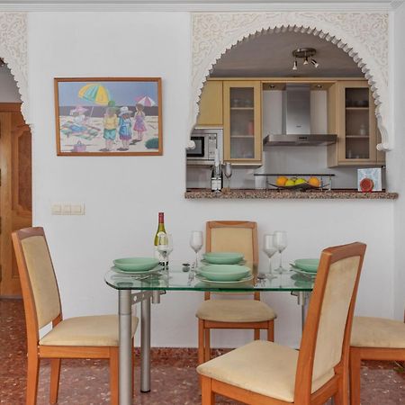 Beachfront, Two Bed- & Bathrooms, Private Parking فوينخيرولا المظهر الخارجي الصورة