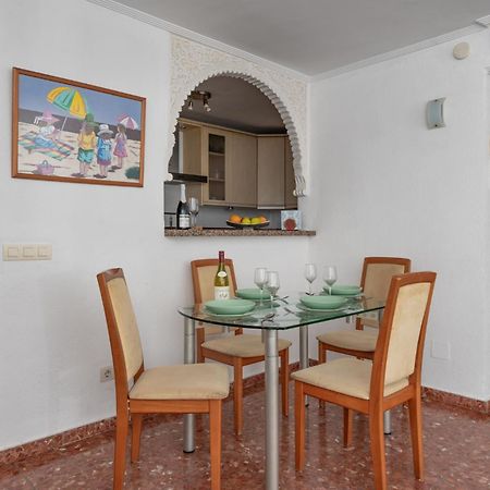 Beachfront, Two Bed- & Bathrooms, Private Parking فوينخيرولا المظهر الخارجي الصورة