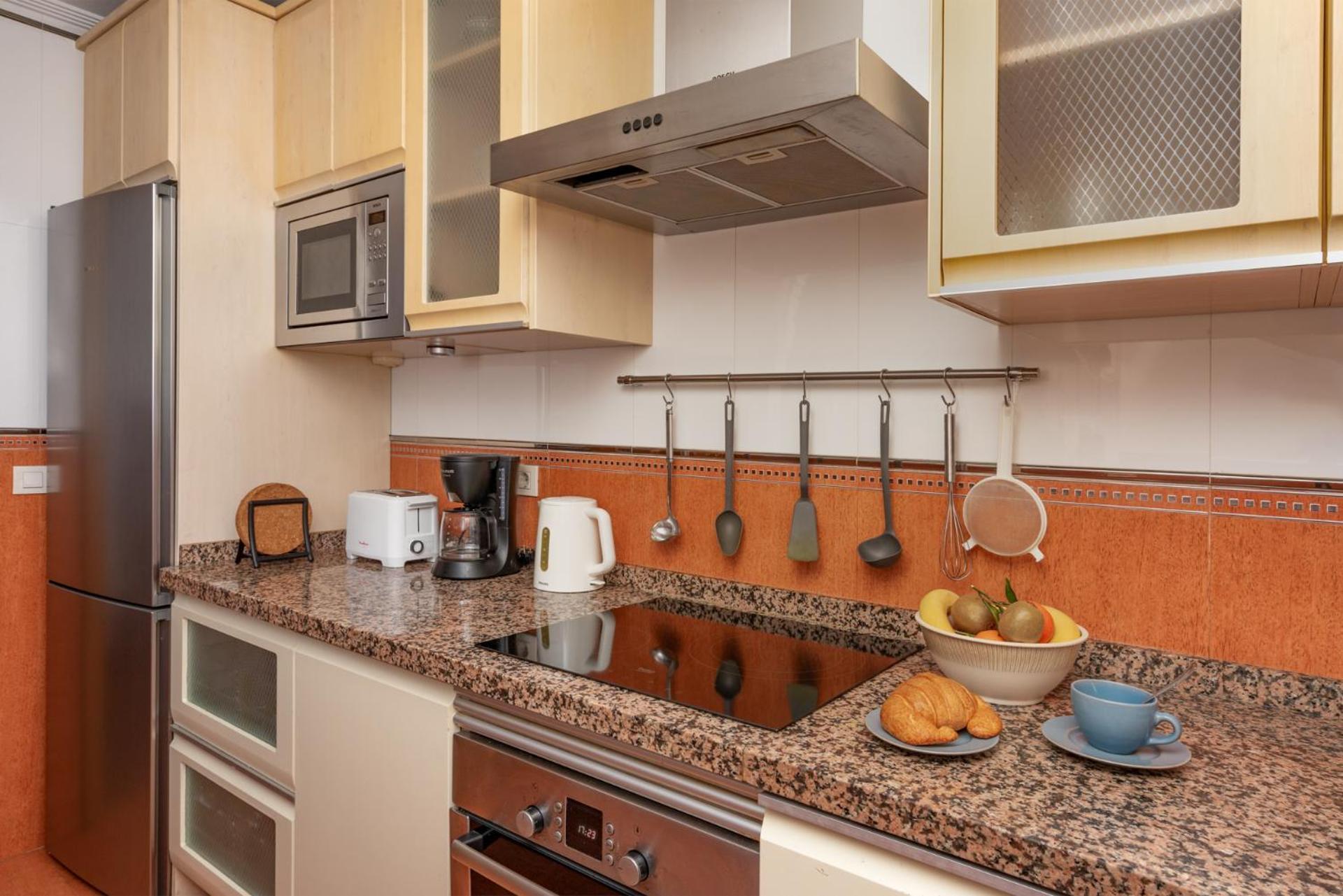 Beachfront, Two Bed- & Bathrooms, Private Parking فوينخيرولا المظهر الخارجي الصورة