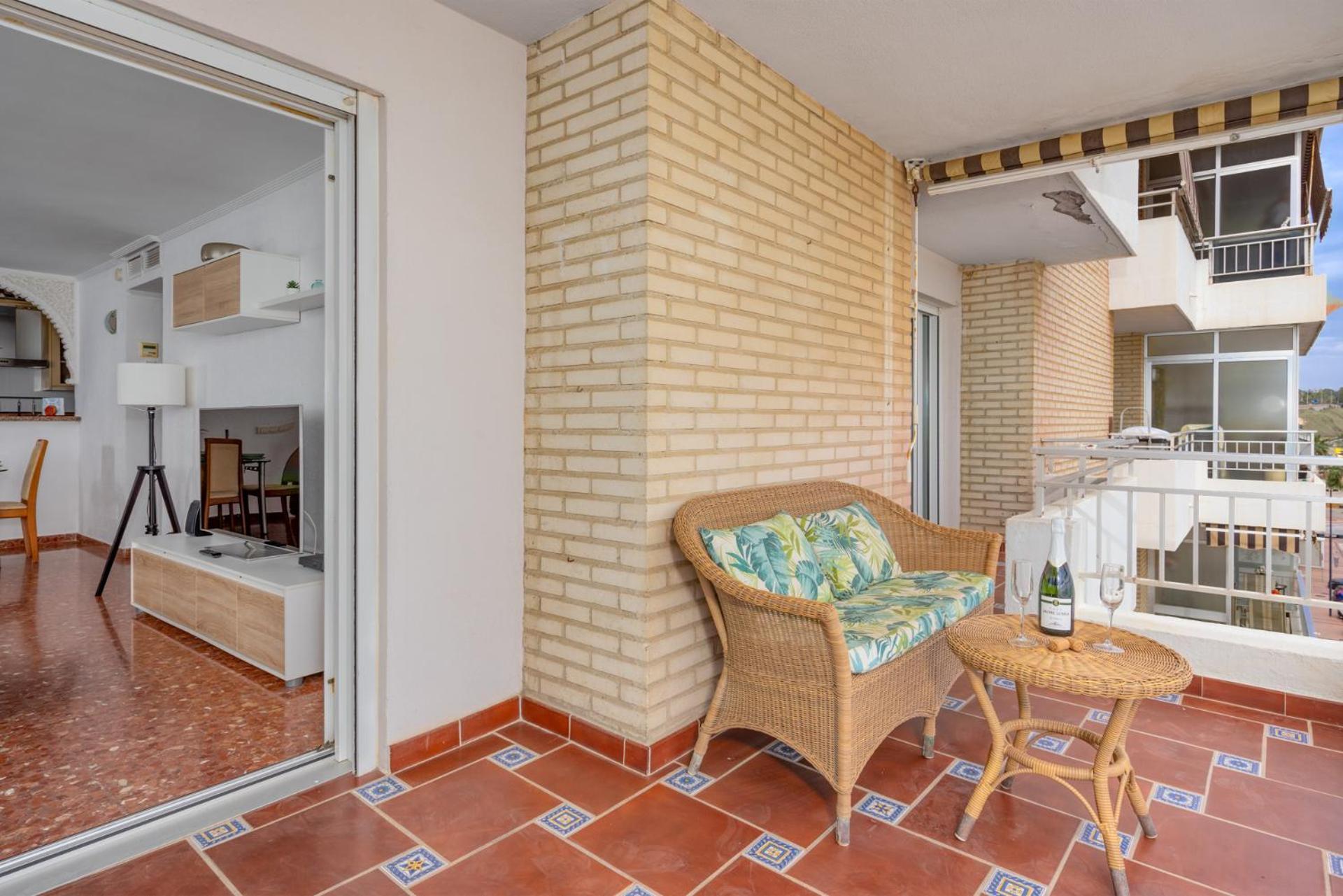 Beachfront, Two Bed- & Bathrooms, Private Parking فوينخيرولا المظهر الخارجي الصورة