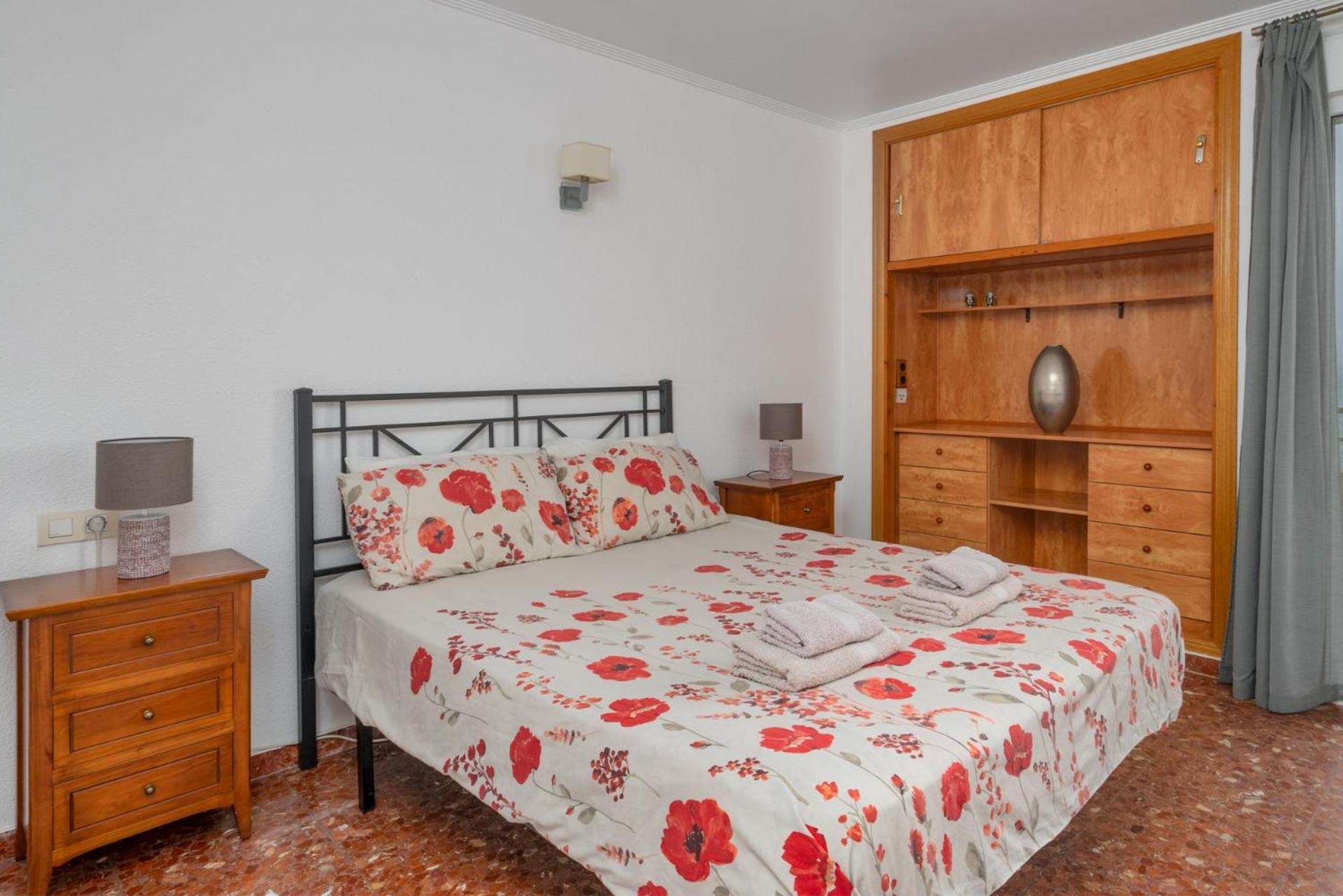 Beachfront, Two Bed- & Bathrooms, Private Parking فوينخيرولا المظهر الخارجي الصورة