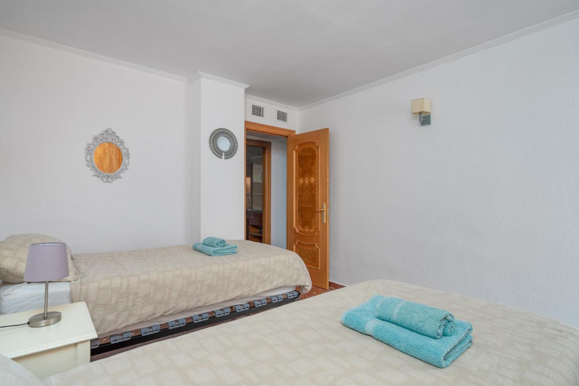 Beachfront, Two Bed- & Bathrooms, Private Parking فوينخيرولا المظهر الخارجي الصورة